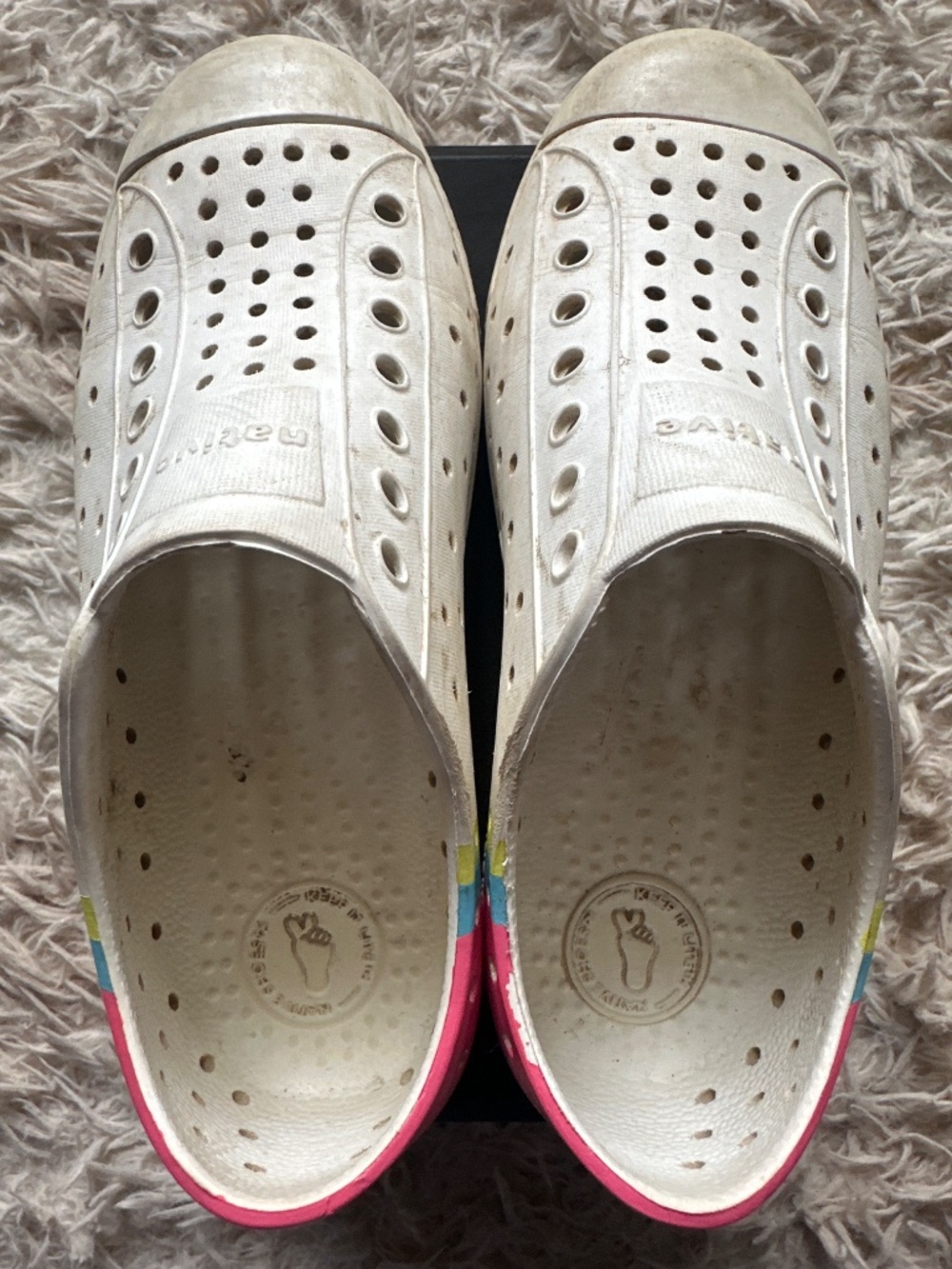 Native Kids Girls Jefferson Shoes Size 1 J1 Pink and White - Picture 4 of 5